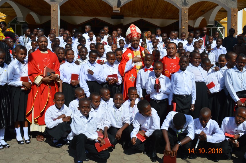Confirmations in Burka Parish Arusha